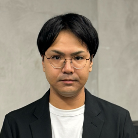 lp_staff1_img